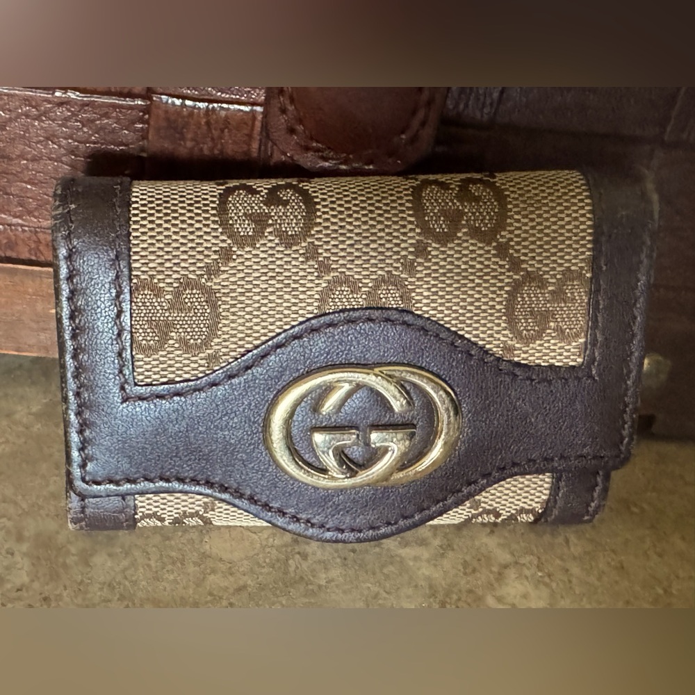 Gucci 6 ring key case Brown with GG